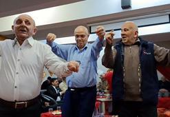 Huzurevi sakinleri sıra gecesinde moral buldu