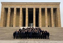 İYİ Parti'den, Anıtkabir'e ziyaret