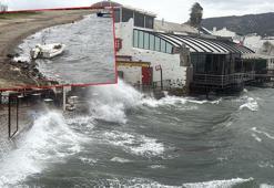 Bodrum’da fırtına; balıkçı teknesi karaya oturdu, feribot seferleri iptal edildi