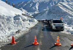 Şırnak-Hakkari kara yolu çığ riski nedeniyle ulaşıma kapatıldı