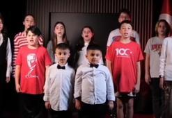 Bayrağa saldırıya gazi çocuklarından İstiklal Marşı ile tepki