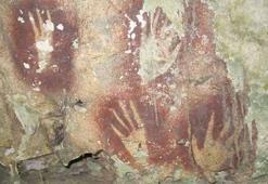 Dünyanın bilinen en eski kaya resmi Endonezya’da bulundu