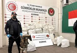 Kapıkule’de 2 otomobilde 20 kilo 812 gram esrar ele geçirildi