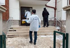 Yalnız yaşadığı evinde ölü bulundu