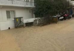 Datça'da sağanak; yollar göle döndü, deniz renk değiştirdi