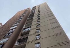 Kiralamak için baktığı 17'nci kattaki dairenin balkonundan düşüp öldü