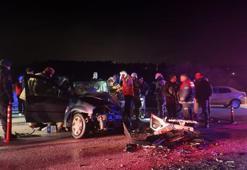 İzmir’de iki otomobil çarpıştı: 2’si ağır 6 yaralı