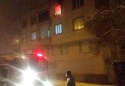 Evde çıkan yangında 6 kişi dumandan etkilendi