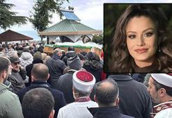 Kazada hayatını kaybeden Mina, son yolculuğuna gelinliği ile uğurlandı