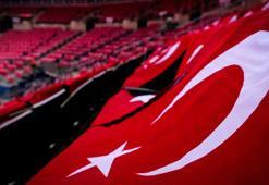 Fenerbahçe, stattan sonra salonu da Türk bayraklarıyla süsledi