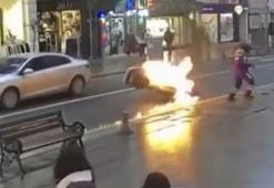 Seyir halindeki motosiklet alev aldı; o anlar kamerada