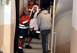 Avcılar'da ameliyat olan kadın itfaiye yardımıyla hastaneye götürüldü