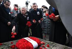 Gazeteci Uğur Mumcu, bombalı saldırıya uğradığı sokakta anıldı