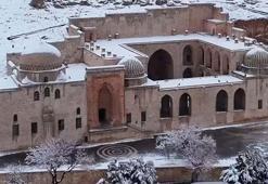 Karla kaplı Kasımiye Medresesi, dronla görüntülendi