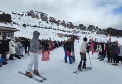 Keltepe Kayak Merkezi’nde hafta sonu yoğunluğu