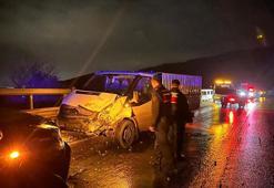 Bursa'da iki kamyonet kafa kafaya çarpıştı: 1 yaralı