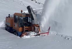 Türkiye’nin en yüksek rakımlı mahallesinin yolu ulaşıma açıldı