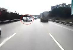 Kontrolünü kaybettiği aracıyla TIR’a çarpmaktan son anda kurtuldu