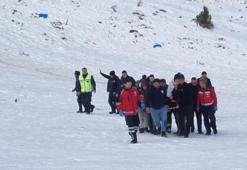 Kayak yaparken ayağı kırıldı, ambulans helikopterle hastaneye kaldırıldı