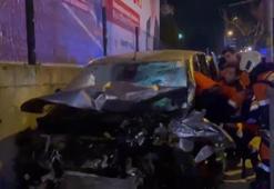 Ümraniye'de hafif ticari araç ile otomobil çarpıştı: 3 yaralı