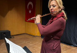 Bestecilere ilham veren Türk flüt sanatçısına dünya çapında ödül