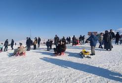 Bitlis'teki kayak merkezinde hafta sonu yoğunluğu