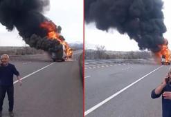 Yolcu taşıyan minibüs, alev topuna döndü