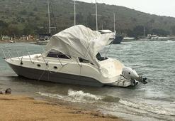 Bodrum’da fırtına; ağaçlar devrildi, motoryat karaya oturdu, feribot seferleri iptal edildi