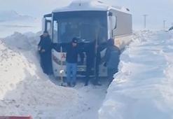 Tipide mahsur kalan midibüstekilerin yardımına köylüler koştu