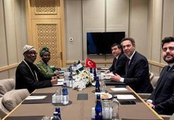 Bakan Bayraktar, Nijeryalı mevkidaşı ile bir araya geldi