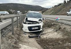 Kütahya’da hafif ticari araç refüjdeki su tahliye kanalına düştü; 2’si çocuk 3 yaralı