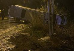 Adana'da işçi servisi minibüsü devrildi; 13 yaralı