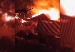 Endonezya'da fabrika yangını