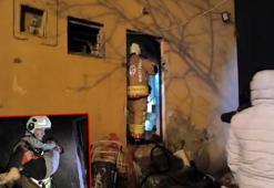 İtfaiye, yangında dumandan etkilenen 5'i çocuk 7 kişiyi kurtardı