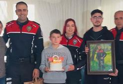 Motorize polis ekibinden merhum silah arkadaşlarının çocuğuna sürpriz kutlama