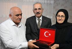 Bakan Uraloğlu'ndan şehit ailesine ziyaret
