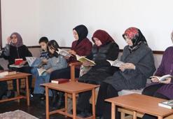 Erzurumlu kadınların 10 yıllık kitap buluşması