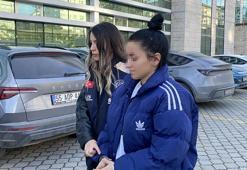 Arkadaşlarını elektrik süpürgesinin demiriyle dövüp, telefonunu gaspeden 2 kadına gözaltı