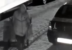 El arabası ile dondurma dolabını çaldı; o anlar kamerada