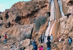 Mardin'de 'bereketin müjdeleyicisi' GAP Şelalesi, 2 yıl aradan sonra akmaya başladı