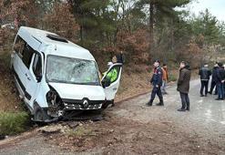Senagalli öğrencileri taşıyan minibüs, alt yola uçtu: 17 yaralı