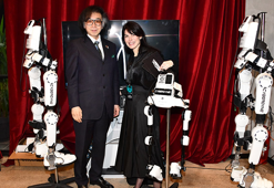 Sağlık alanında insan ile giyilebilir robotik sistemler birleşiyor