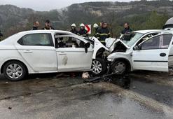 Burdur'da iki otomobil kafa kafaya çarpıştı; 7 ölü, 5 yaralı