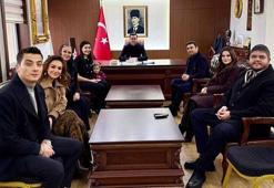 Reyting rekortmeni 'Uzak Şehir dizisinin oyuncularından Midyat Kaymakamına ziyaret