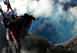 Yamaç paraşütü sırasında Ölüdeniz'de oluşan renk geçişleri görüntülendi