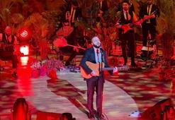 Şarkıcı Berkay, Ankara'da dinleyicileriyle buluştu