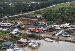 Antalya'da hortum sonrası enkaz kaldırılıyor; su ise çekilmedi