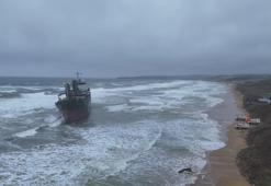 Sarıyer'de karaya oturan gemi havadan görüntülendi