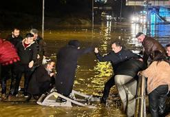 Aydın'da suya gömülen minibüsteki yolcuların kurtarılma görüntüleri ortaya çıktı