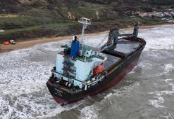 Sarıyer'de karaya oturan geminin son durumu havadan görüntülendi